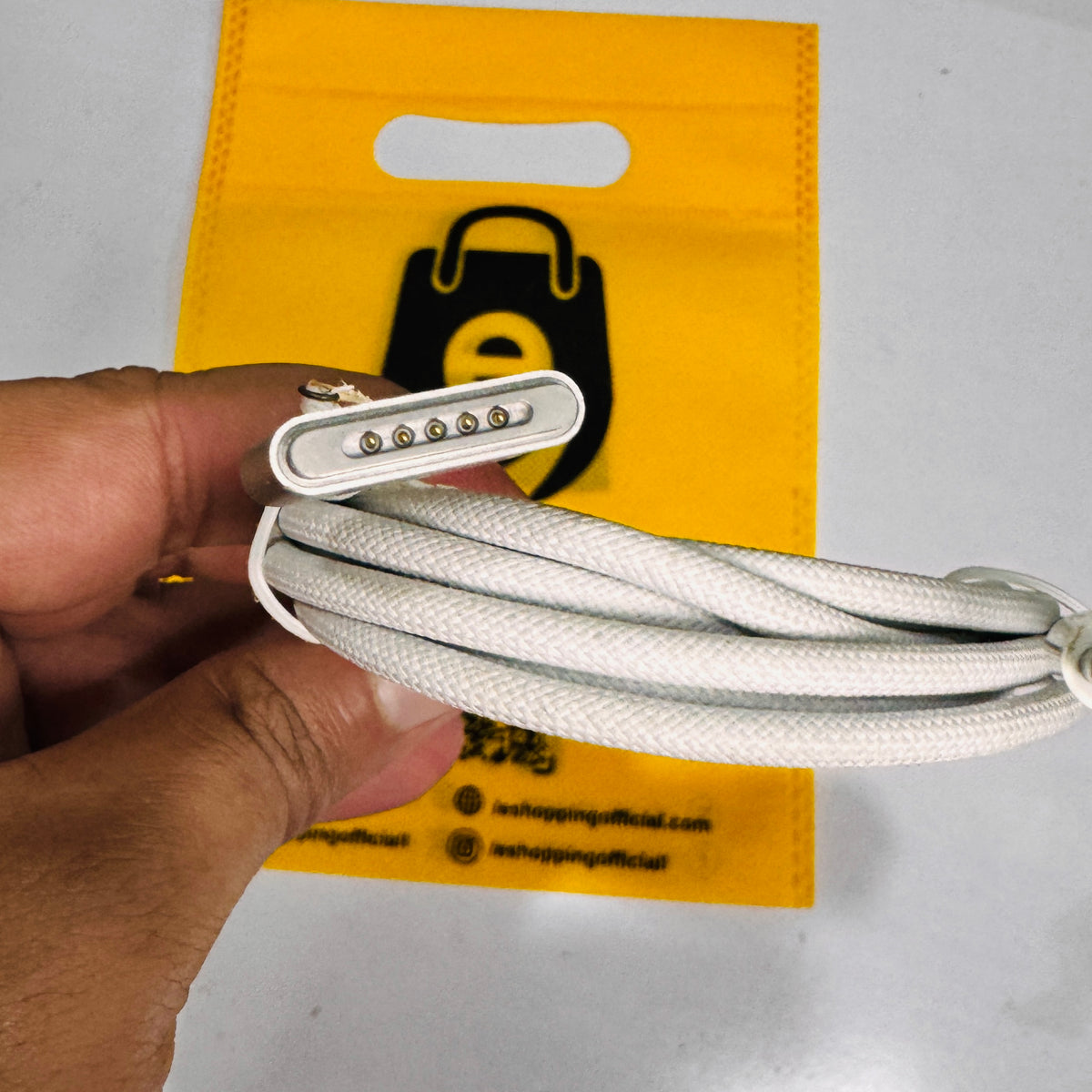 Original Apple MagSafe 3 USB-C Cable (2 Meter – Silver)