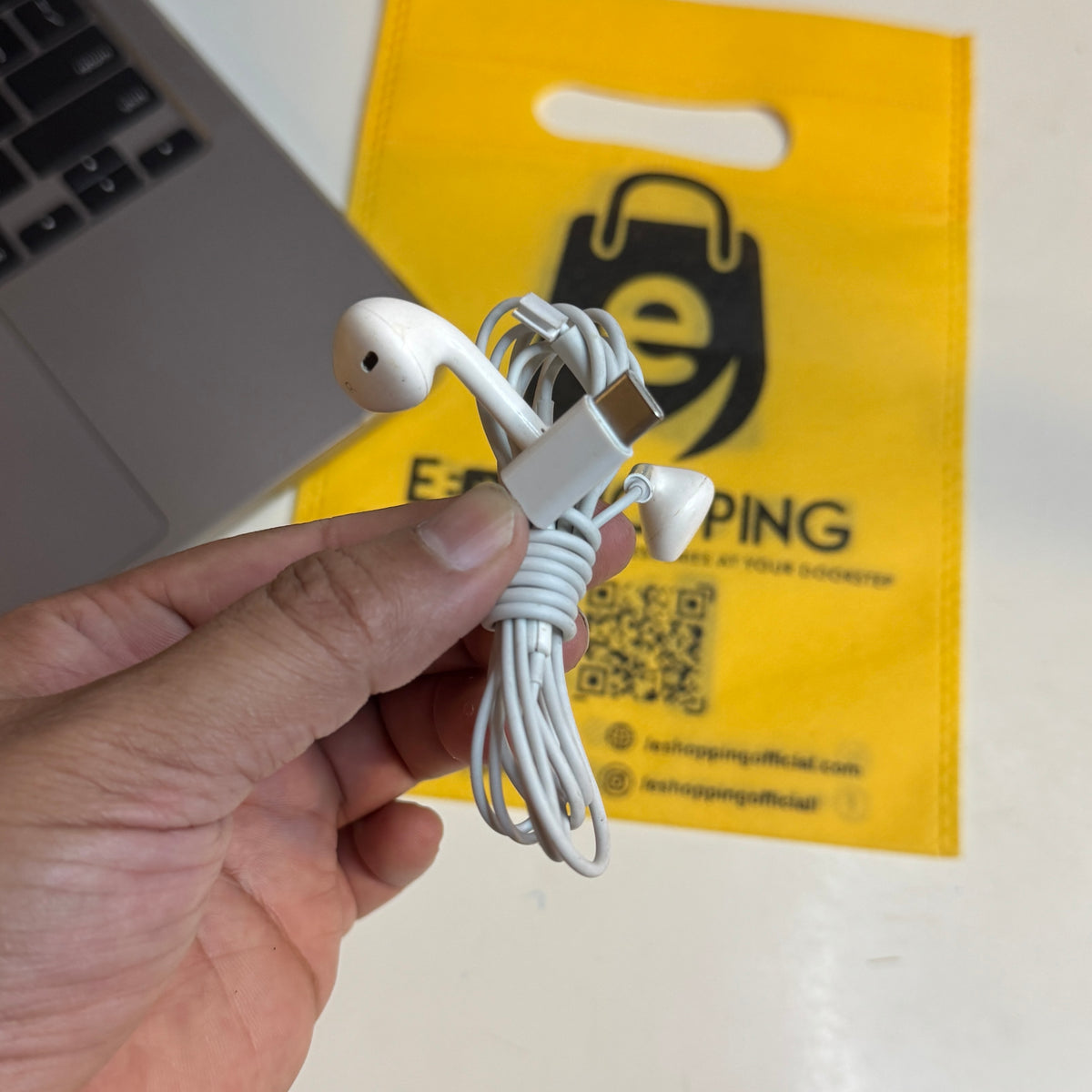 Original Apple iPhone Type-C EarPods (Used) – USB-C Wired Handsfree