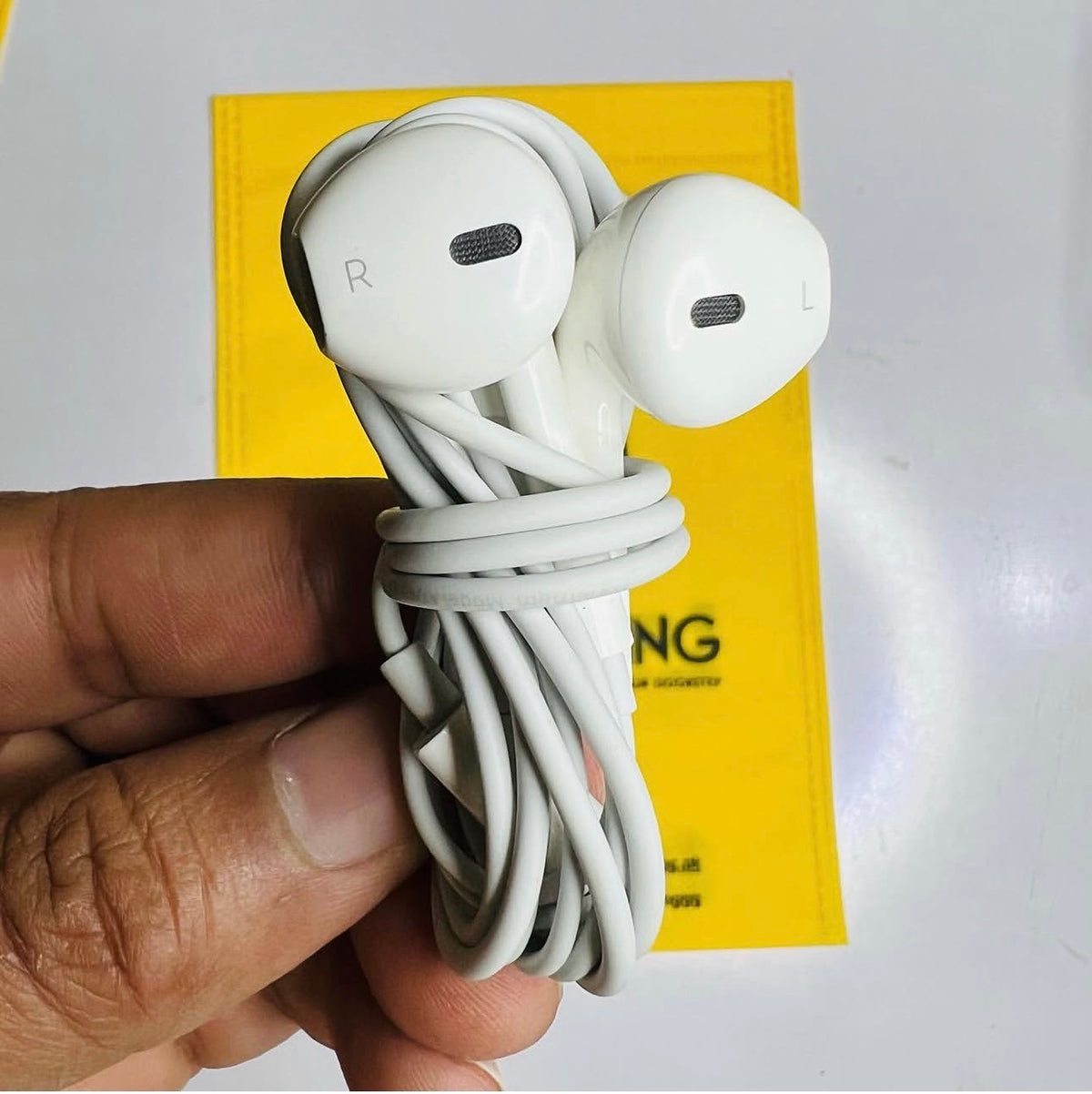 Apple iPhone Lightning EarPods – Original Wired Handsfree (new)